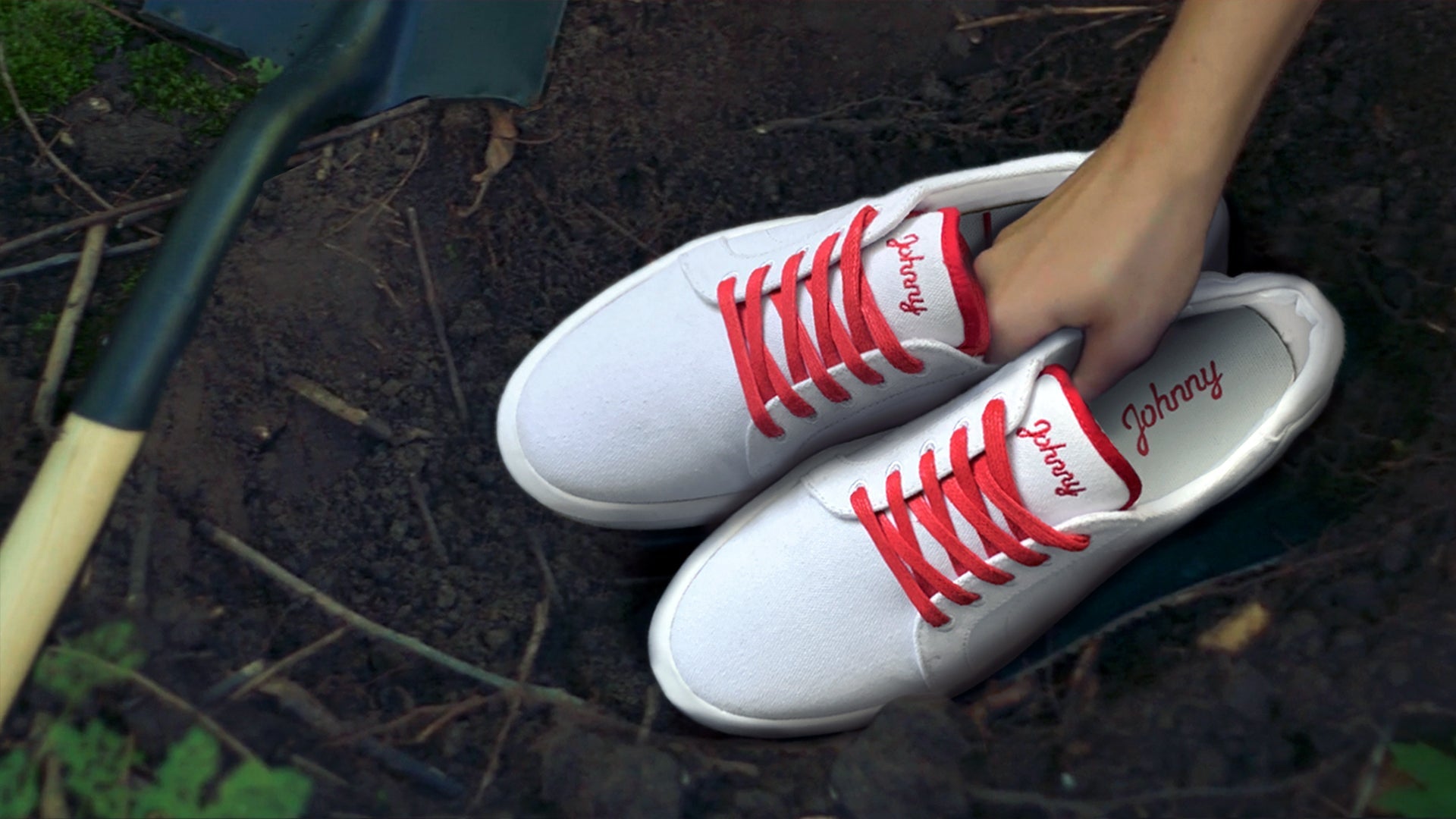 Integration of Technology and 2025 Comfort Sneakers